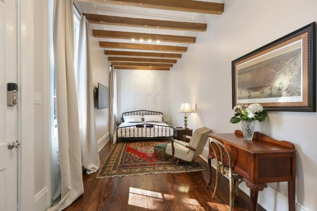 Carondelet House - 1886 Garden District Manse Apartment Ню Орлиънс Екстериор снимка